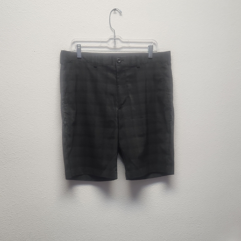 Izod Men's Dark Gray Flat Front Shorts